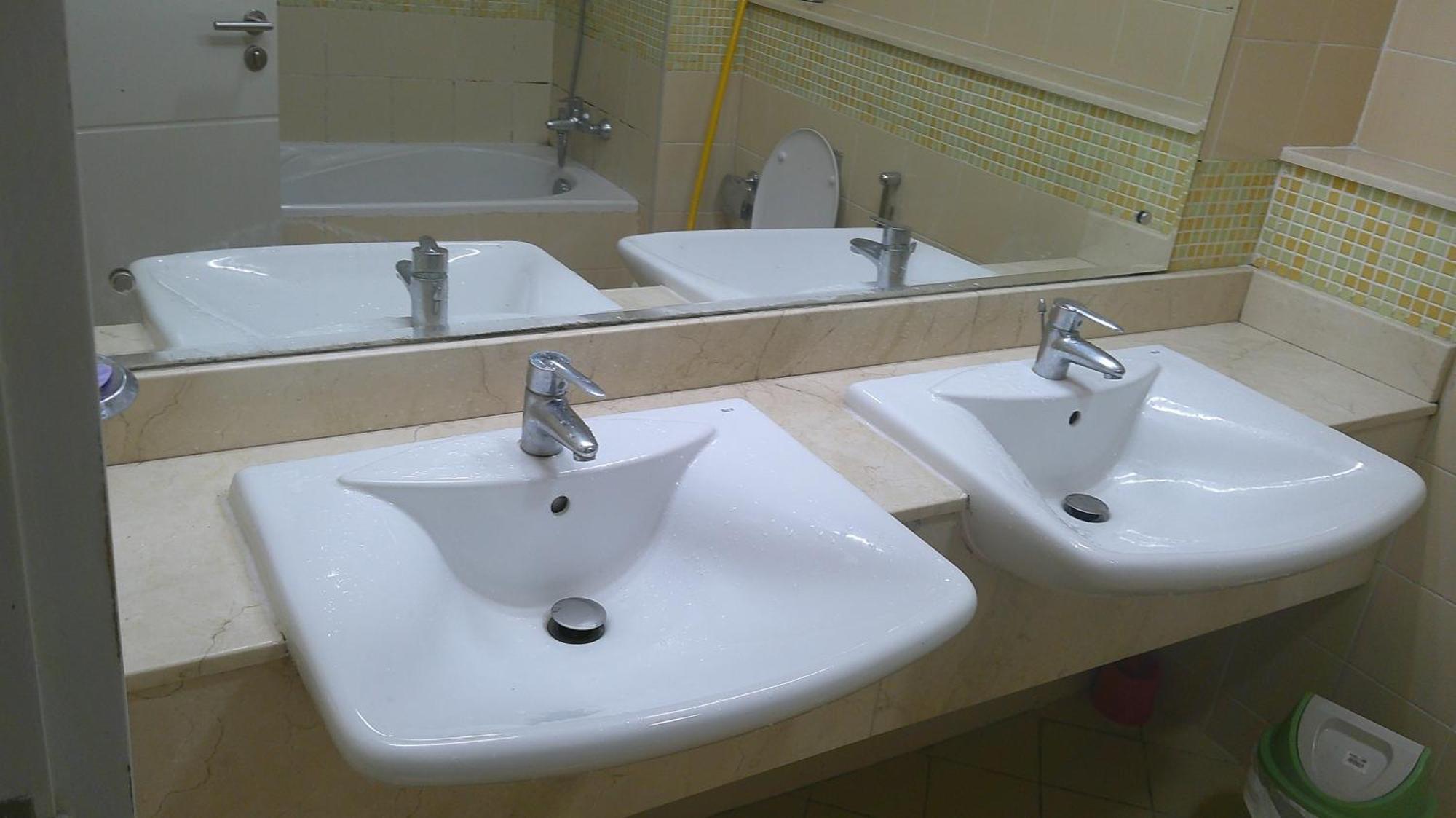 Ruby Star Hostel Dubai F2 外观 照片